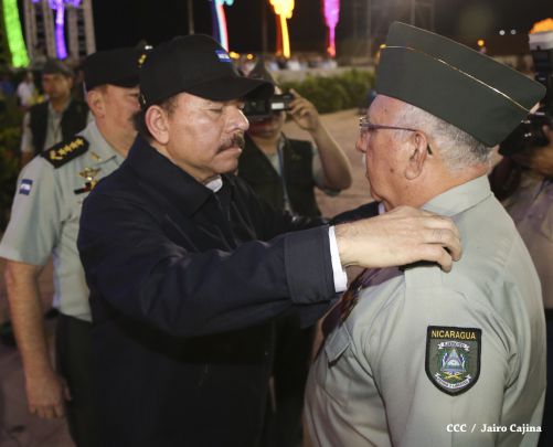 Daniel y Rosario participan en Acto del 36 Aniversario del Ejército de Nicaragua