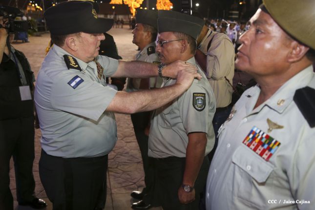 Daniel y Rosario participan en Acto del 36 Aniversario del Ejército de Nicaragua