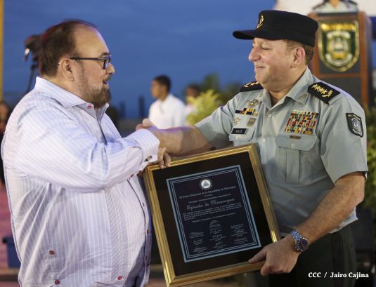 Daniel y Rosario participan en Acto del 36 Aniversario del Ejército de Nicaragua