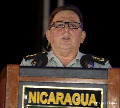 Daniel y Rosario participan en Acto del 36 Aniversario del Ejército de Nicaragua