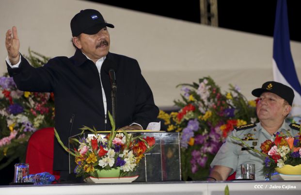 Daniel y Rosario participan en Acto del 36 Aniversario del Ejército de Nicaragua