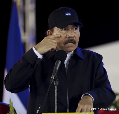 Daniel y Rosario participan en Acto del 36 Aniversario del Ejército de Nicaragua