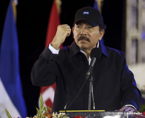 Daniel y Rosario participan en Acto del 36 Aniversario del Ejército de Nicaragua