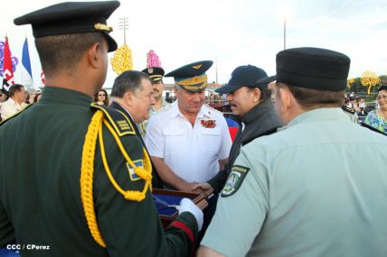 Desfile militar Pueblo-Ejército en Plaza de la Fé "Juan Pablo II"
