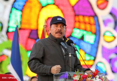 Desfile militar Pueblo-Ejército en Plaza de la Fé "Juan Pablo II"