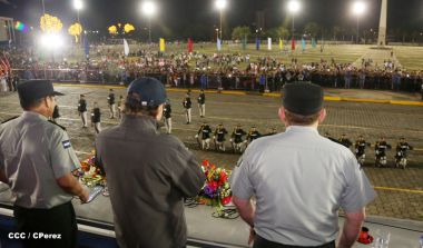 Desfile militar Pueblo-Ejército en Plaza de la Fé "Juan Pablo II"