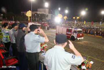 Desfile militar Pueblo-Ejército en Plaza de la Fé "Juan Pablo II"