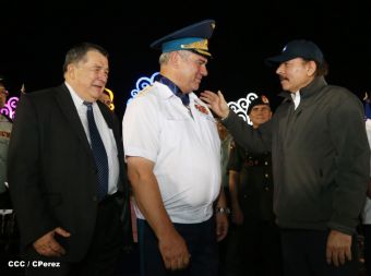Desfile militar Pueblo-Ejército en Plaza de la Fé "Juan Pablo II"