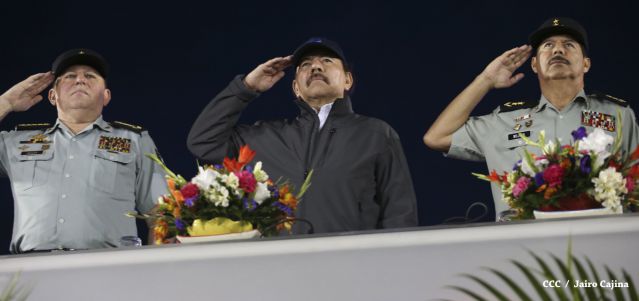 Desfile militar Pueblo-Ejército en Plaza de la Fé "Juan Pablo II"
