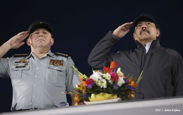 Desfile militar Pueblo-Ejército en Plaza de la Fé "Juan Pablo II"