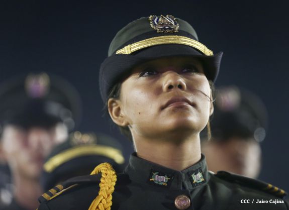 Desfile militar Pueblo-Ejército en Plaza de la Fé "Juan Pablo II"