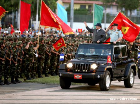 Desfile militar Pueblo-Ejército en Plaza de la Fé "Juan Pablo II"