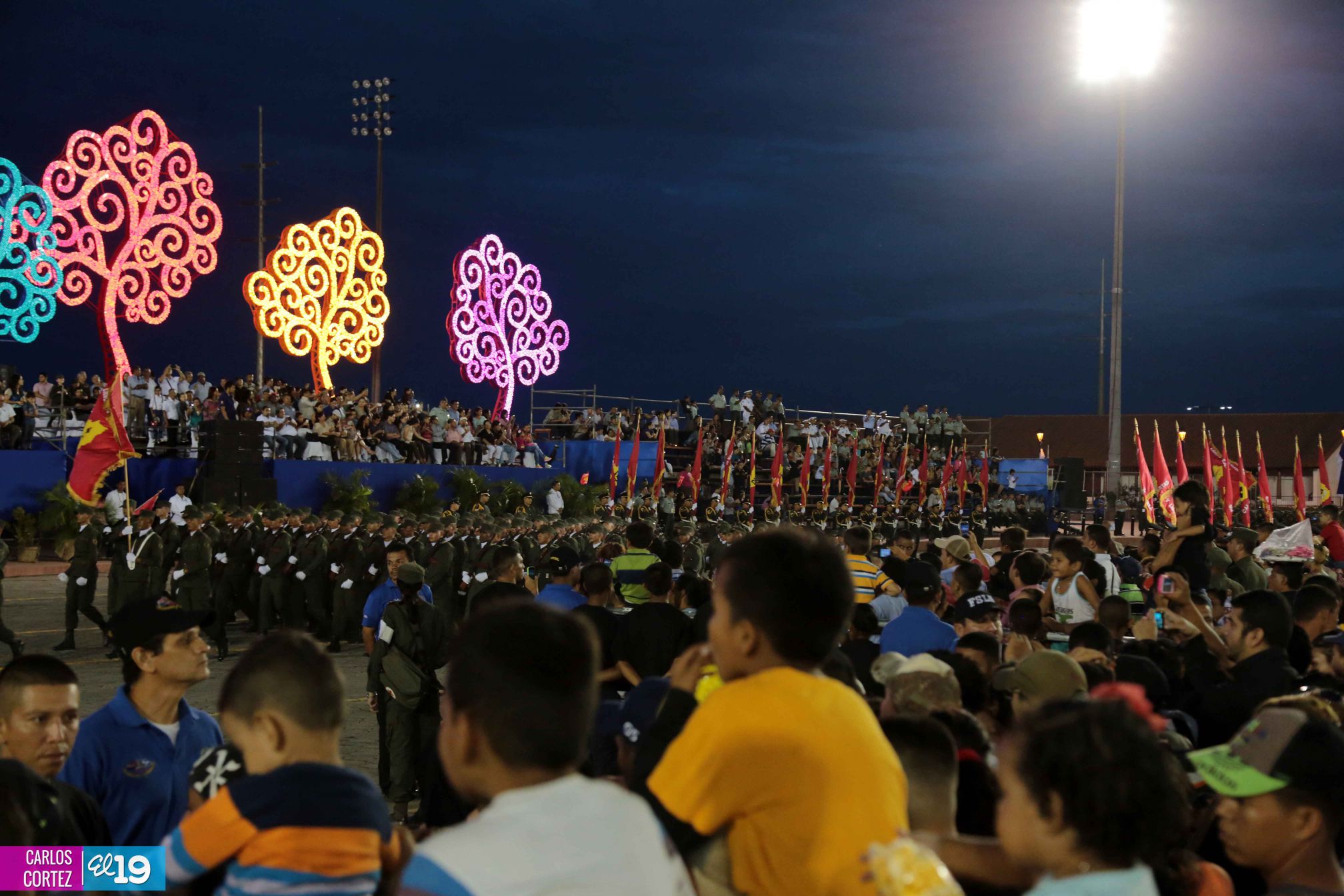 Desfile militar Pueblo-Ejército en Plaza de la Fé "Juan Pablo II"
