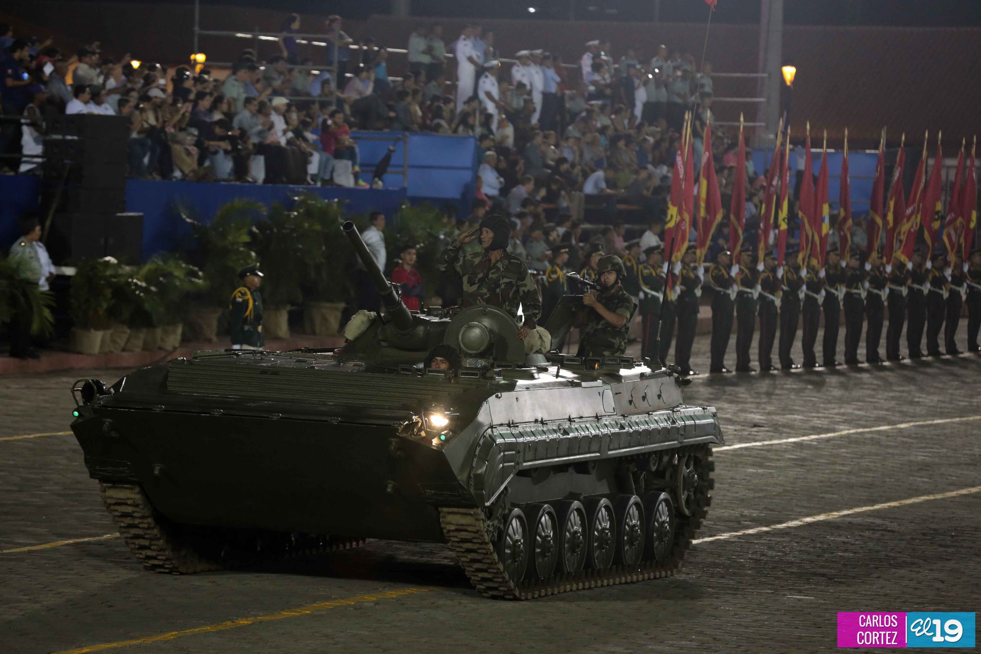 Desfile militar Pueblo-Ejército en Plaza de la Fé "Juan Pablo II"