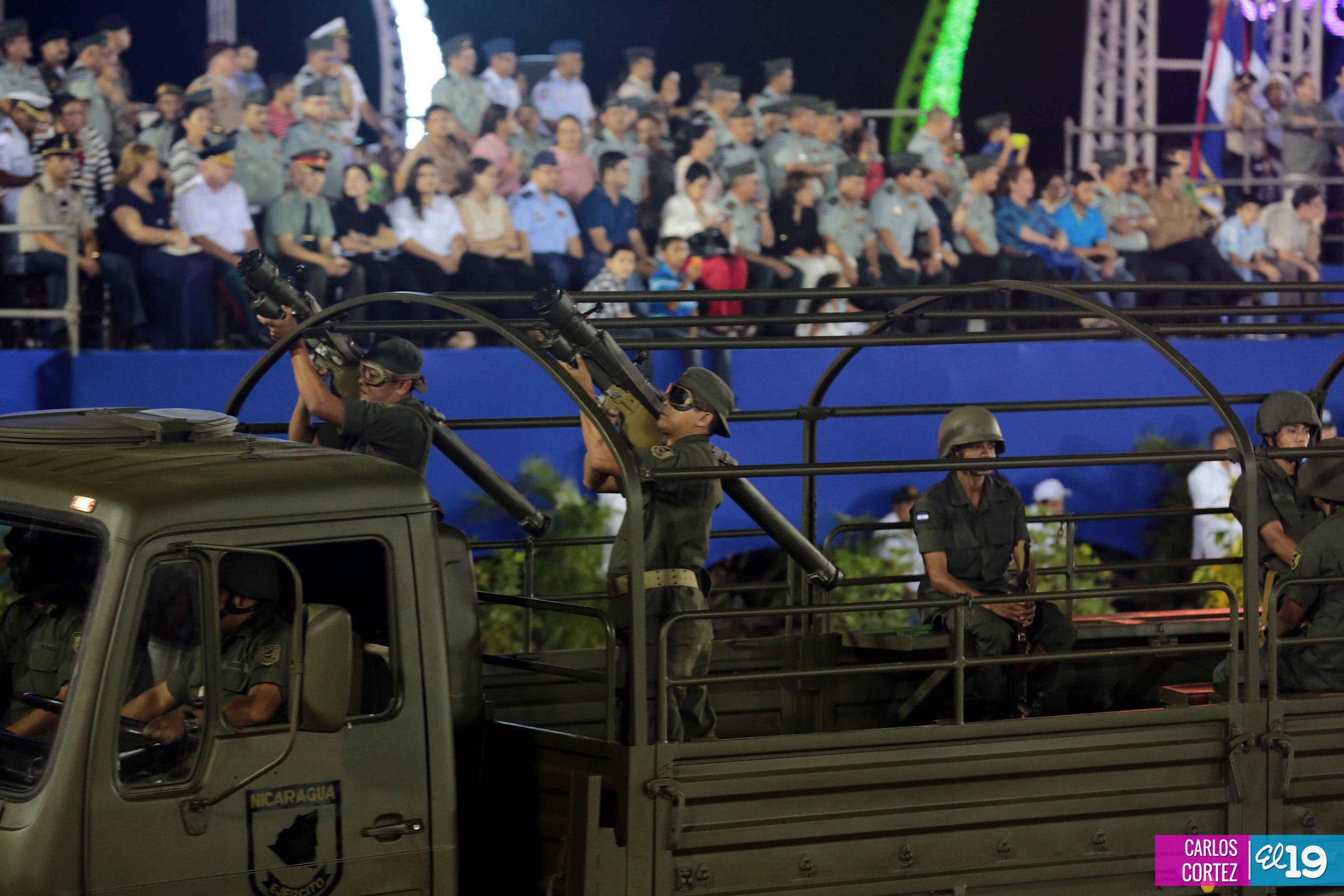 Desfile militar Pueblo-Ejército en Plaza de la Fé "Juan Pablo II"