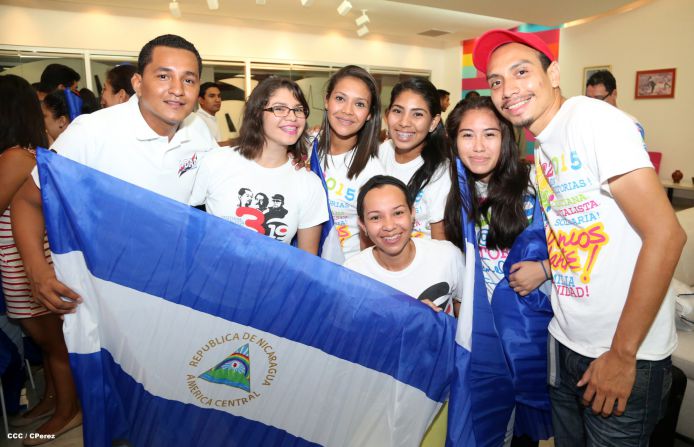 Una marea azul y blanca abraza a la selección nacional