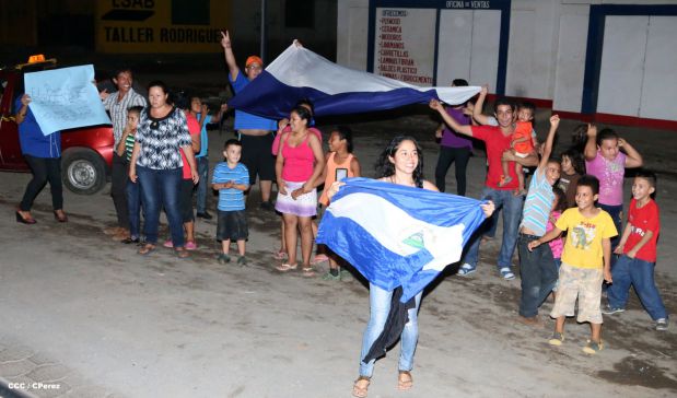 Una marea azul y blanca abraza a la selección nacional