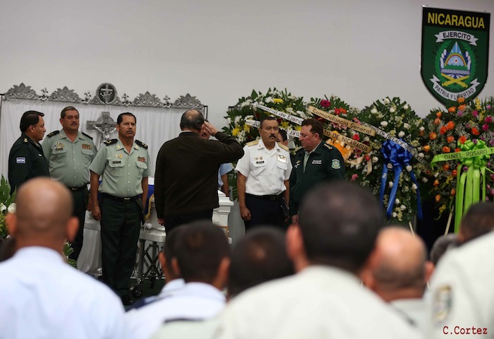 Daniel asiste a ceremonia de honores militares a Coronel Mario Jirón (q.e.p.d.)