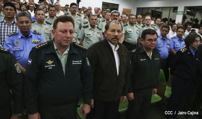 Daniel asiste a ceremonia de honores militares a Coronel Mario Jirón (q.e.p.d.)