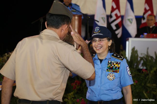 Presidente Daniel y Compañera Rosario participan en acto del 36 Aniversario de la Policía Nacional
