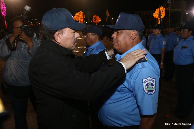 Presidente Daniel y Compañera Rosario participan en acto del 36 Aniversario de la Policía Nacional