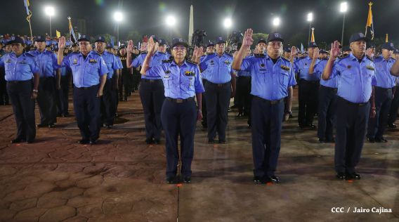 Presidente Daniel y Compañera Rosario participan en acto del 36 Aniversario de la Policía Nacional
