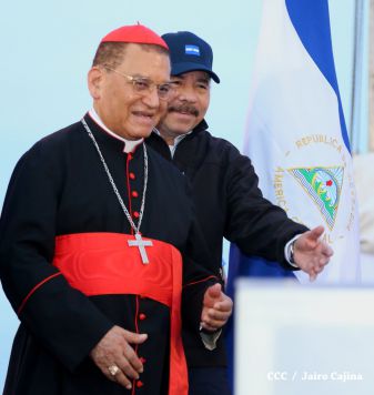 Presidente Daniel y Compañera Rosario participan en acto del 36 Aniversario de la Policía Nacional