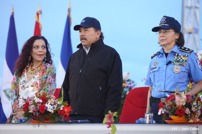 Presidente Daniel y Compañera Rosario participan en acto del 36 Aniversario de la Policía Nacional