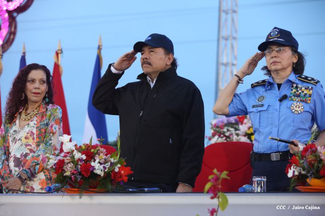 Presidente Daniel y Compañera Rosario participan en acto del 36 Aniversario de la Policía Nacional