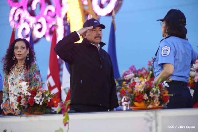 Presidente Daniel y Compañera Rosario participan en acto del 36 Aniversario de la Policía Nacional