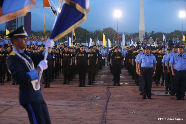 Presidente Daniel y Compañera Rosario participan en acto del 36 Aniversario de la Policía Nacional