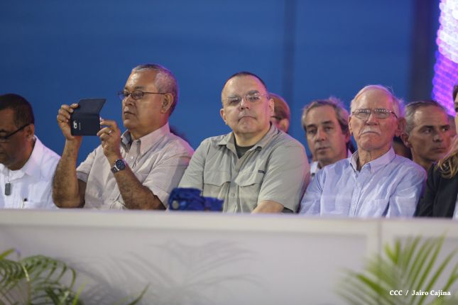 Presidente Daniel y Compañera Rosario participan en acto del 36 Aniversario de la Policía Nacional