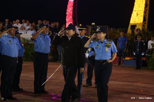 Presidente Daniel y Compañera Rosario participan en acto del 36 Aniversario de la Policía Nacional