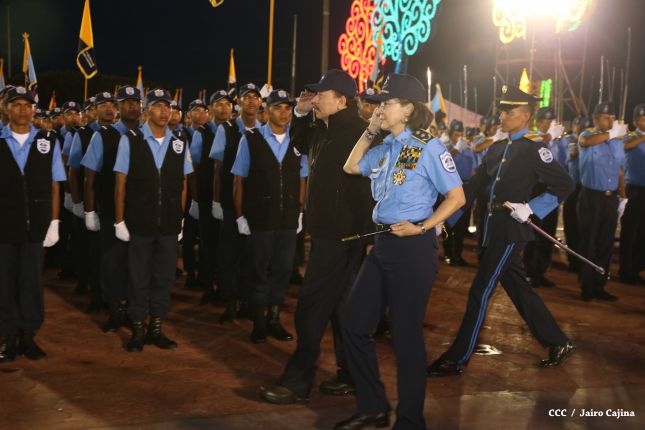 Presidente Daniel y Compañera Rosario participan en acto del 36 Aniversario de la Policía Nacional