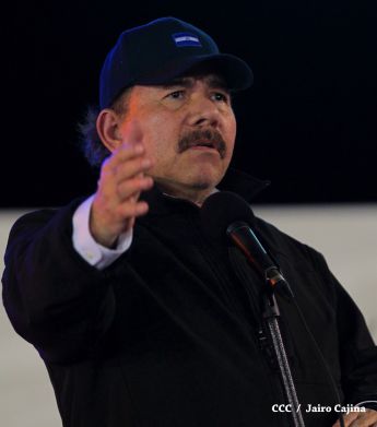 Presidente Daniel y Compañera Rosario participan en acto del 36 Aniversario de la Policía Nacional