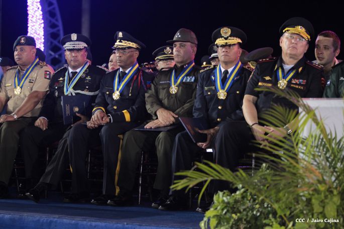 Presidente Daniel y Compañera Rosario participan en acto del 36 Aniversario de la Policía Nacional