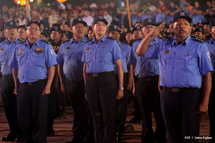Presidente Daniel y Compañera Rosario participan en acto del 36 Aniversario de la Policía Nacional