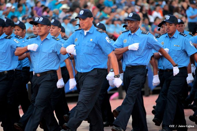 Presidente Daniel y Compañera Rosario participan en acto del 36 Aniversario de la Policía Nacional
