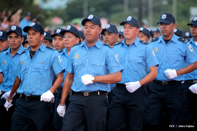 Presidente Daniel y Compañera Rosario participan en acto del 36 Aniversario de la Policía Nacional