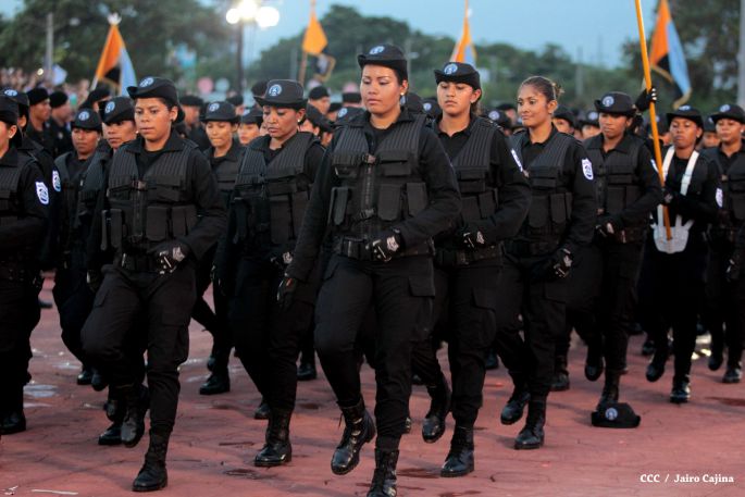 Presidente Daniel y Compañera Rosario participan en acto del 36 Aniversario de la Policía Nacional