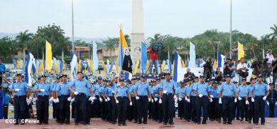 Presidente Daniel y Compañera Rosario participan en acto del 36 Aniversario de la Policía Nacional