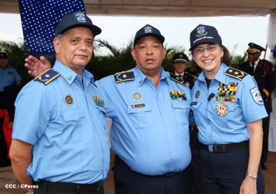 Presidente Daniel y Compañera Rosario participan en acto del 36 Aniversario de la Policía Nacional