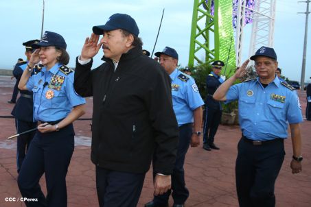 Presidente Daniel y Compañera Rosario participan en acto del 36 Aniversario de la Policía Nacional