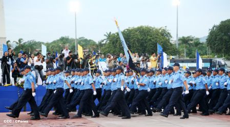 Presidente Daniel y Compañera Rosario participan en acto del 36 Aniversario de la Policía Nacional