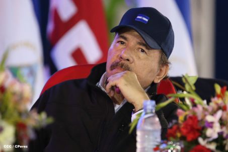 Presidente Daniel y Compañera Rosario participan en acto del 36 Aniversario de la Policía Nacional