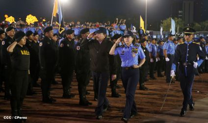 Presidente Daniel y Compañera Rosario participan en acto del 36 Aniversario de la Policía Nacional