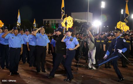 Presidente Daniel y Compañera Rosario participan en acto del 36 Aniversario de la Policía Nacional