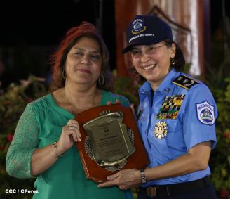 Presidente Daniel y Compañera Rosario participan en acto del 36 Aniversario de la Policía Nacional
