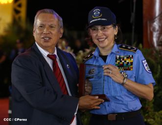 Presidente Daniel y Compañera Rosario participan en acto del 36 Aniversario de la Policía Nacional