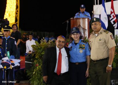 Presidente Daniel y Compañera Rosario participan en acto del 36 Aniversario de la Policía Nacional